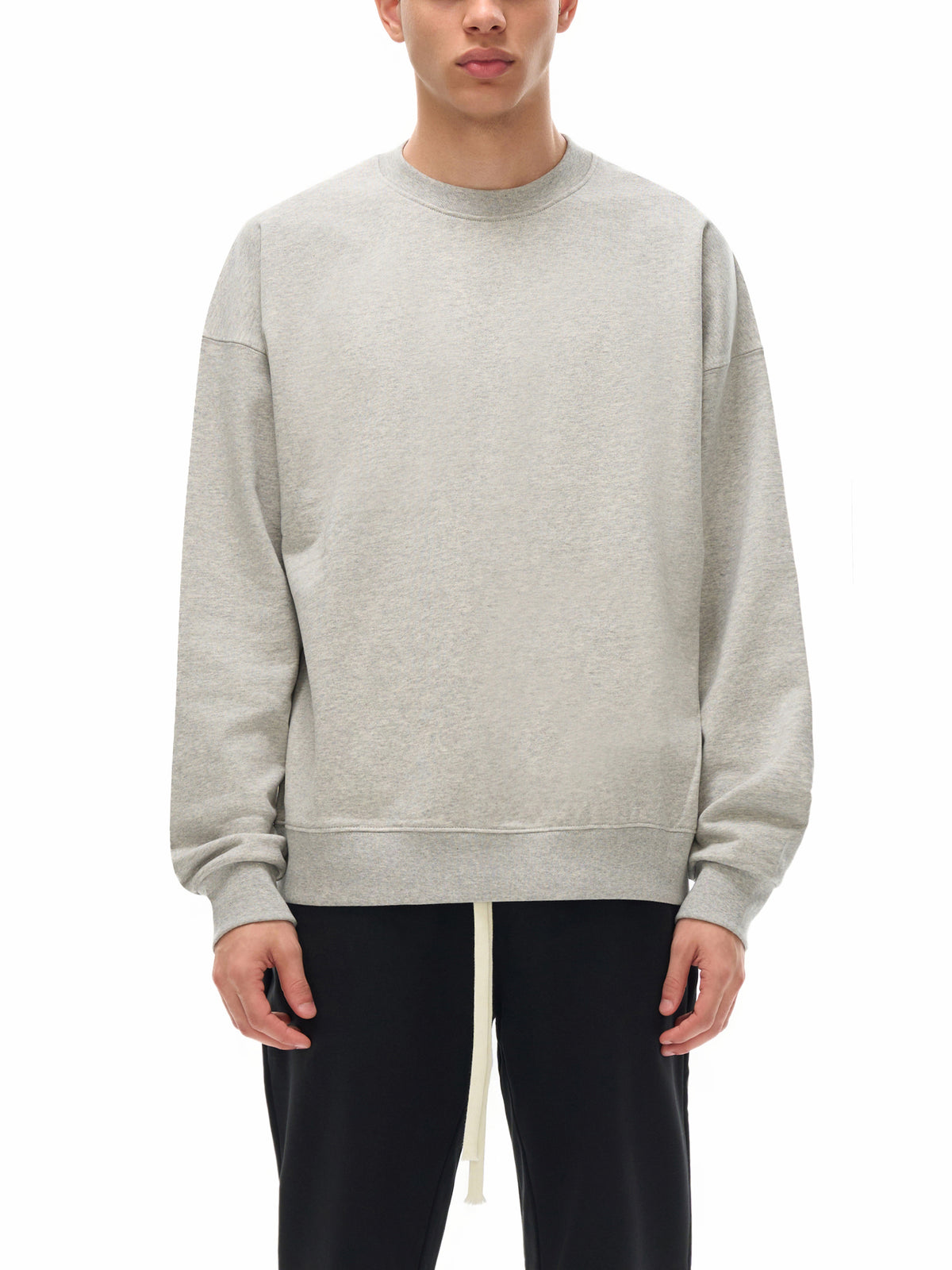 NEVER DEFEATED HEAVYWEIGHT SWEATSHIRT ‘GRAY’